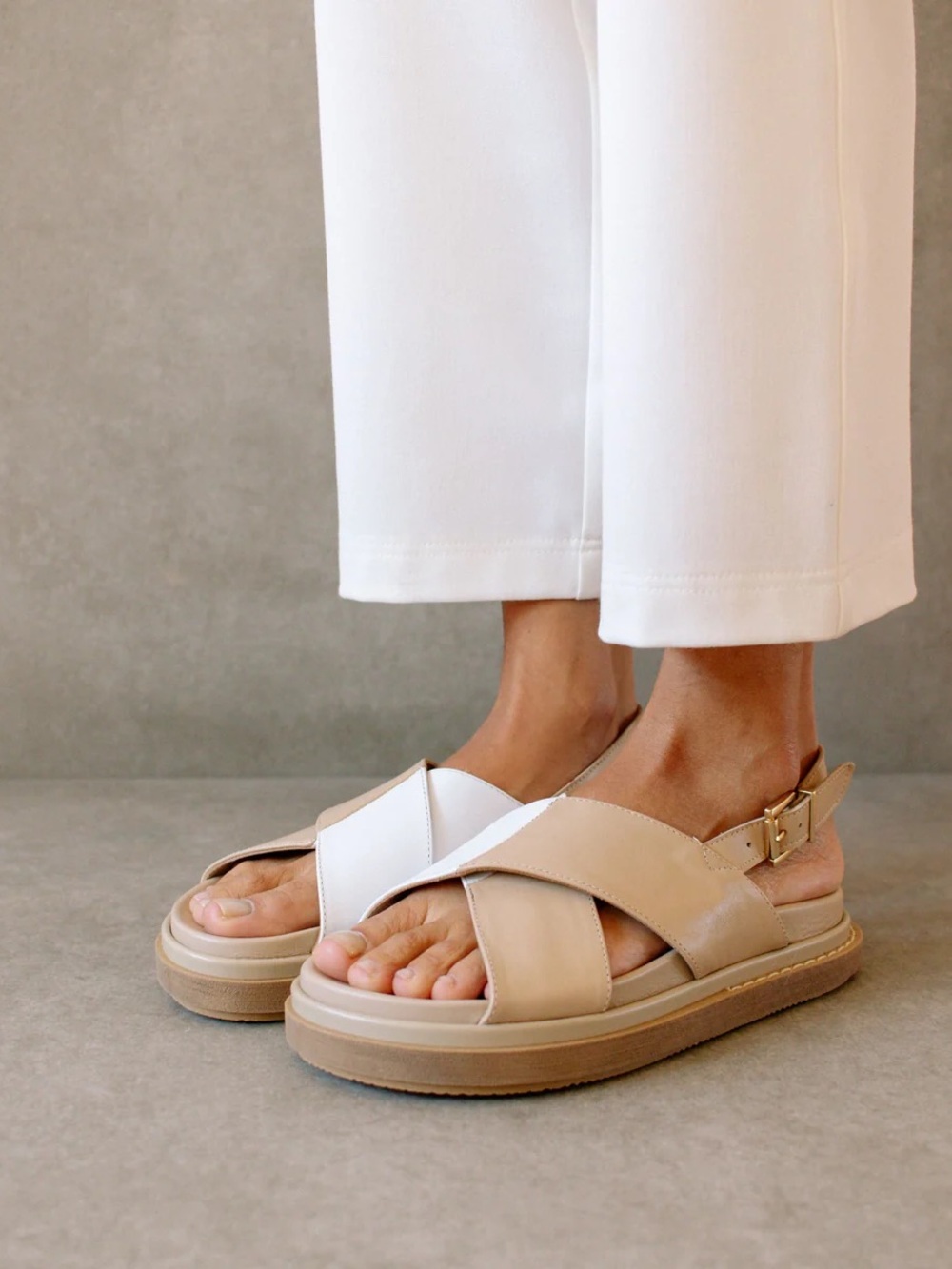 Alohas Marshmallow Bicolor Sandal, Stone Beige & Ivory, 40 (US 9)